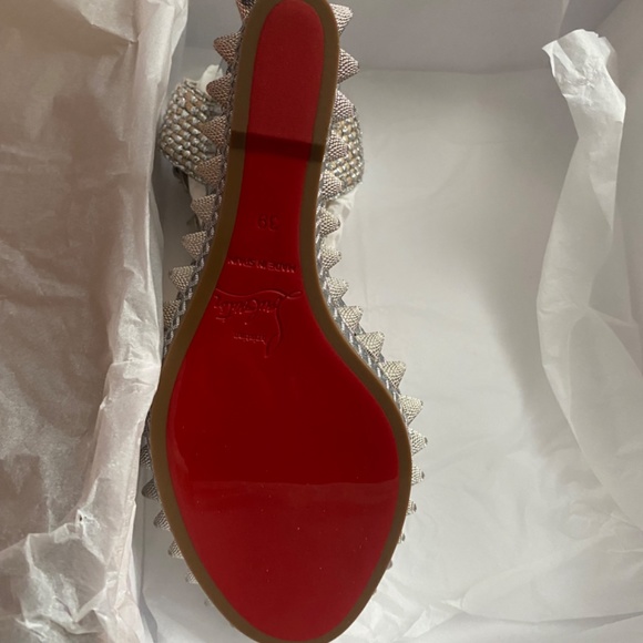 Christian Louboutin BRAND NEW NEVER WORN - Picture 4 of 6